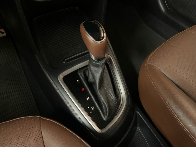 HYUNDAI HB20X 1.6 16V PREMIUM FLEX 4P AUTOMÁTICO 2017/2017 DUARTE VEÍCULOS PORTO ALEGRE / Carros no Vale HYUNDAI HB20X 1.6 16V PREMIUM FLEX 4P AUTOMÁTICO 2017/2017 DUARTE VEÍCULOS PORTO ALEGRE / Carros no Vale