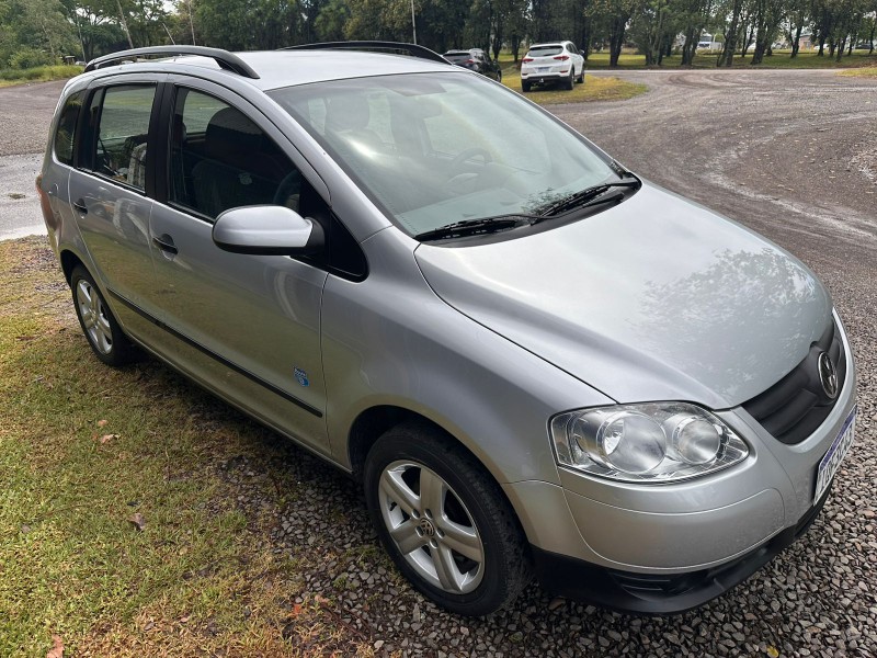 VOLKSWAGEN SPACEFOX ROUTE 1.6MI /2010 MENEGHINI VEÍCULOS ARROIO DO MEIO / Carros no Vale VOLKSWAGEN SPACEFOX ROUTE 1.6MI /2010 MENEGHINI VEÍCULOS ARROIO DO MEIO / Carros no Vale