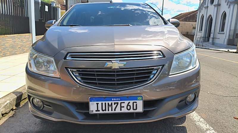 CHEVROLET PRISMA 1.0 MT LT 2013/2013 ADRIANO VEÍCULOS CRUZEIRO DO SUL / Carros no Vale