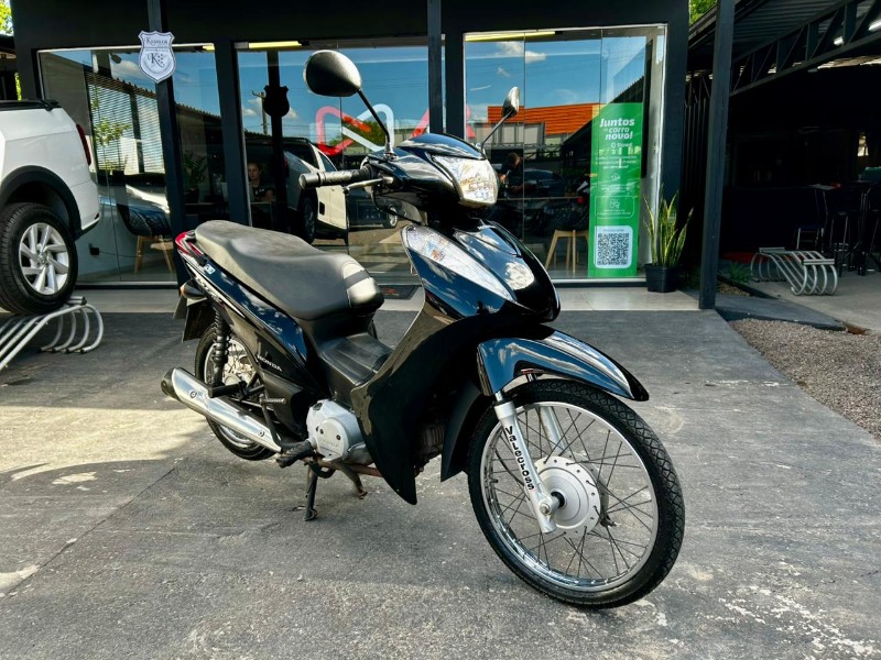 HONDA MOTOS BIZ 125 KS /2011 AR MULTIMARCAS VENÂNCIO AIRES / Carros no Vale