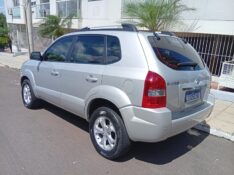 HYUNDAI TUCSON 2.0 GLS 2014/2015 ALTERNATIVA VEÍCULOS LAJEADO / Carros no Vale