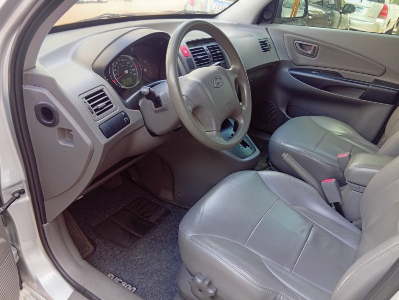 HYUNDAI TUCSON 2.0 GLS 2014/2015 ALTERNATIVA VEÍCULOS LAJEADO / Carros no Vale HYUNDAI TUCSON 2.0 GLS 2014/2015 ALTERNATIVA VEÍCULOS LAJEADO / Carros no Vale