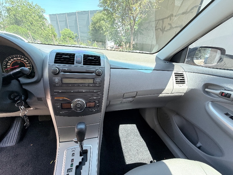 TOYOTA COROLLA 1.8 XEI 16V GASOLINA 4P AUTOMÁTICO 2010/2010 ELY AUTOMÓVEIS LAJEADO / Carros no Vale