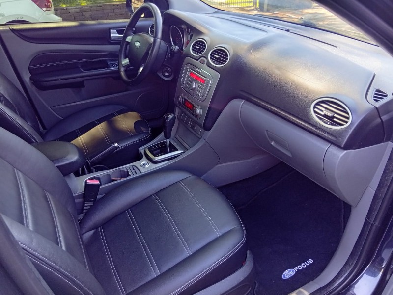 FORD FOCUS SEDAN 2.0 2011/2011 ALTERNATIVA VEÍCULOS LAJEADO / Carros no Vale