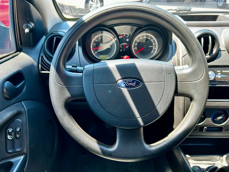 FORD FIESTA 1.0 /2014 AR MULTIMARCAS VENÂNCIO AIRES / Carros no Vale