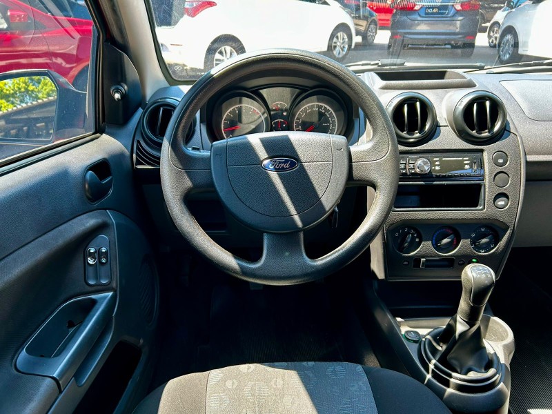 FORD FIESTA 1.0 /2014 AR MULTIMARCAS VENÂNCIO AIRES / Carros no Vale