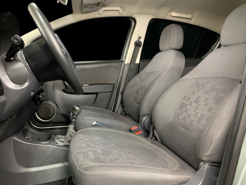 FIAT PALIO 1.0 ATTRACTIVE 8V 2016/2017 DUARTE VEÍCULOS PORTO ALEGRE / Carros no Vale FIAT PALIO 1.0 ATTRACTIVE 8V 2016/2017 DUARTE VEÍCULOS PORTO ALEGRE / Carros no Vale