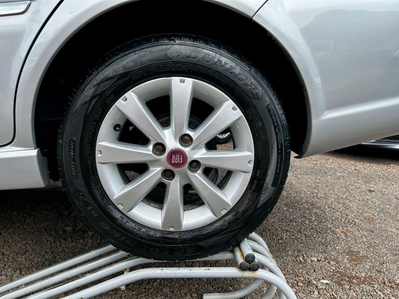 FIAT SIENA 1.0 /2010 AR MULTIMARCAS VENÂNCIO AIRES / Carros no Vale