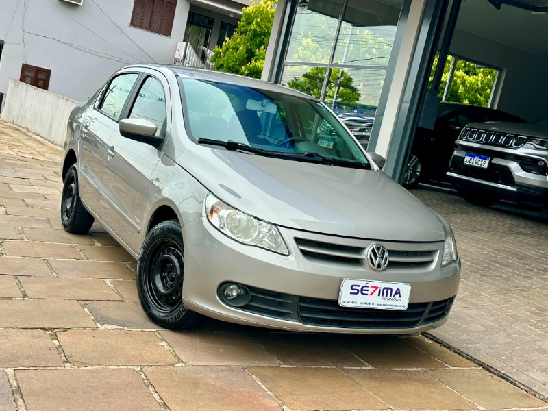 VOLKSWAGEN VOYAGE TREND 1.0 2013/2013 SÉTIMA VEÍCULOS GUAPORÉ / Carros no Vale