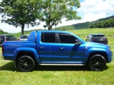 VOLKSWAGEN AMAROK 2.0 HIGHLINE EXTREME 4X4 CD TURBO 2017/2018 PREMIUM AUTOMÓVEIS ARROIO DO MEIO / Carros no Vale