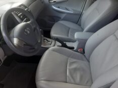 TOYOTA COROLLA 1.8 XEI 16V FLEX 4P AUTOMÁTICO 2008/2009 RENAUTO VEÍCULOS LAJEADO / Carros no Vale