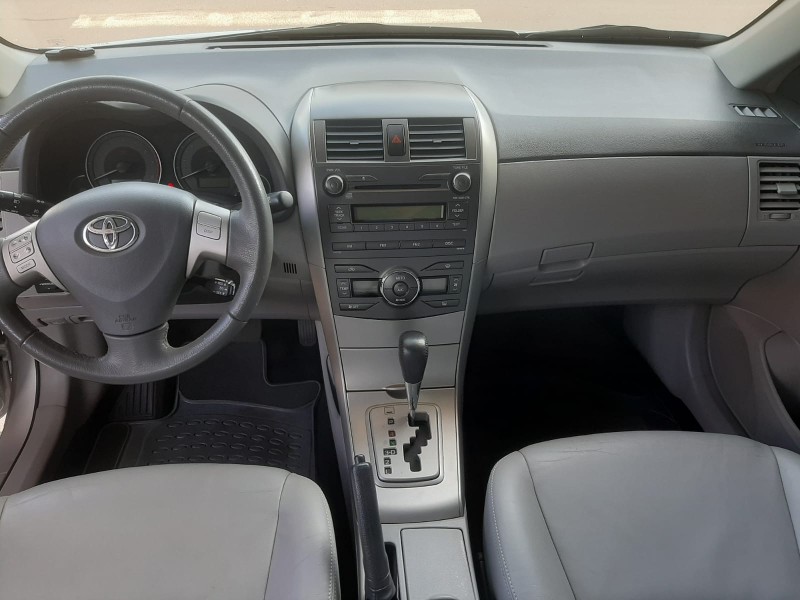 TOYOTA COROLLA 1.8 XEI 16V FLEX 4P AUTOMÁTICO 2008/2009 RENAUTO VEÍCULOS LAJEADO / Carros no Vale