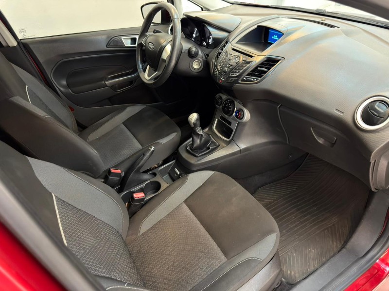 FORD NEW FIESTA SE 1.6 2018/2018 LUCAS AUTOMÓVEIS BOM RETIRO DO SUL / Carros no Vale