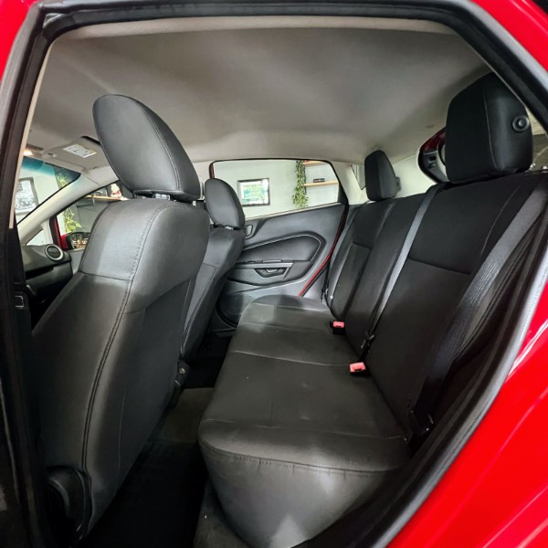 FORD NEW FIESTA 1.6 SE 2012/2012 JOÃO CARROS MULTIMARCAS GUAPORÉ / Carros no Vale FORD NEW FIESTA 1.6 SE 2012/2012 JOÃO CARROS MULTIMARCAS GUAPORÉ / Carros no Vale