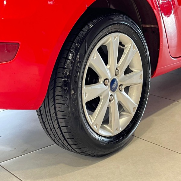 FORD NEW FIESTA 1.6 SE 2012/2012 JOÃO CARROS MULTIMARCAS GUAPORÉ / Carros no Vale FORD NEW FIESTA 1.6 SE 2012/2012 JOÃO CARROS MULTIMARCAS GUAPORÉ / Carros no Vale