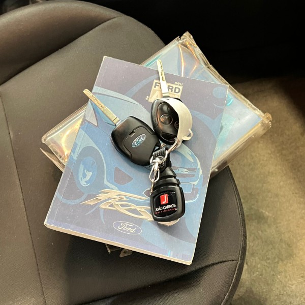 FORD NEW FIESTA 1.6 SE 2012/2012 JOÃO CARROS MULTIMARCAS GUAPORÉ / Carros no Vale FORD NEW FIESTA 1.6 SE 2012/2012 JOÃO CARROS MULTIMARCAS GUAPORÉ / Carros no Vale