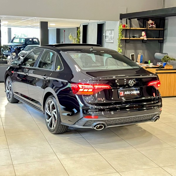 VOLKSWAGEN JETTA GLI 350 TSI 2.0 2022/2022 JOÃO CARROS MULTIMARCAS GUAPORÉ / Carros no Vale