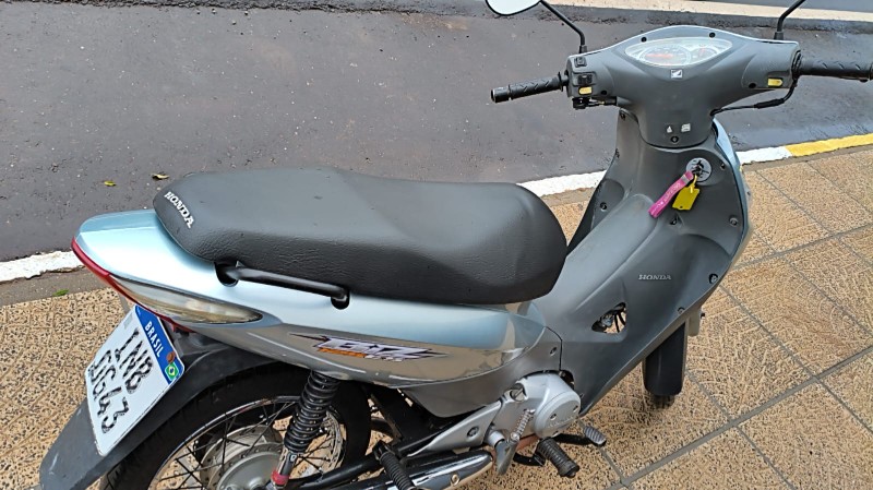 HONDA MOTOS BIZ 125 ES 2006/2006 ADRIANO VEÍCULOS CRUZEIRO DO SUL / Carros no Vale