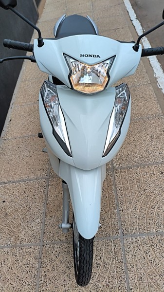 HONDA MOTOS BIZ 110I BRANCA 2023/2023 ADRIANO VEÍCULOS CRUZEIRO DO SUL / Carros no Vale