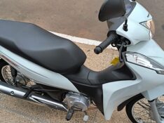 HONDA MOTOS BIZ 110I BRANCA 2023/2023 ADRIANO VEÍCULOS CRUZEIRO DO SUL / Carros no Vale