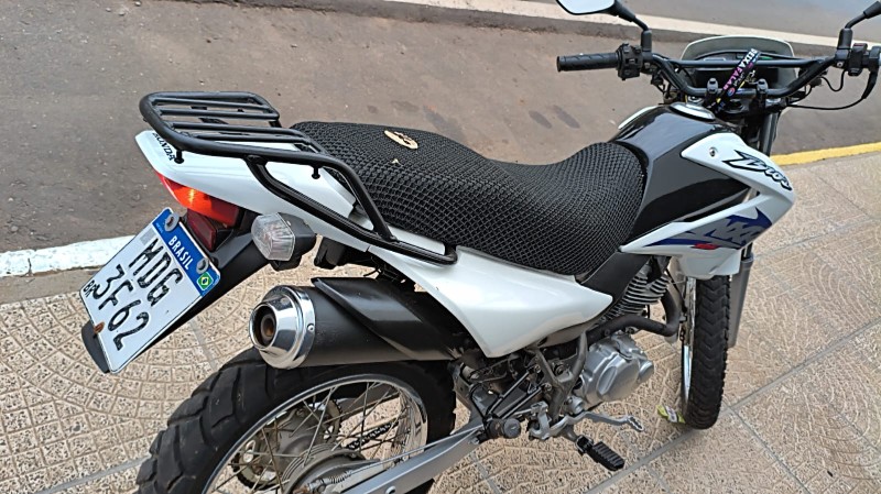 HONDA MOTOS BROS 2003/2003 ADRIANO VEÍCULOS CRUZEIRO DO SUL / Carros no Vale