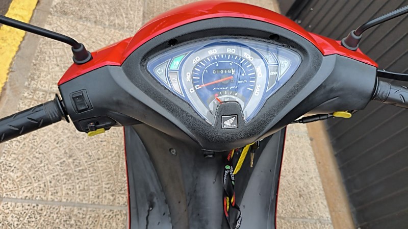 HONDA MOTOS BIZ 125 ES 2012/2012 ADRIANO VEÍCULOS CRUZEIRO DO SUL / Carros no Vale