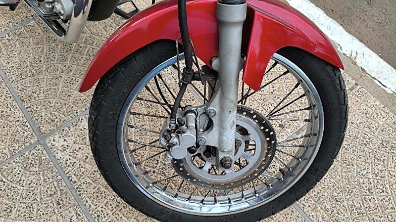 YAMAHA YBR 125-ED 2004/2005 ADRIANO VEÍCULOS CRUZEIRO DO SUL / Carros no Vale