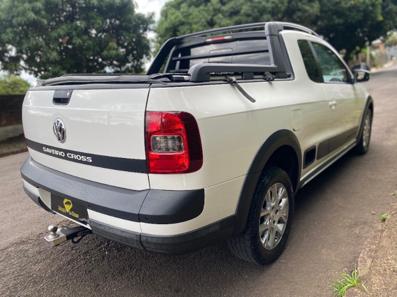 VOLKSWAGEN SAVEIRO CE CROSS 1.6 2014/2015 ESTAÇÃO DO CARRO ESTRELA / Carros no Vale