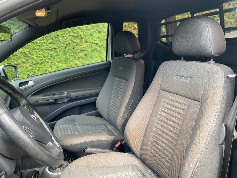 VOLKSWAGEN SAVEIRO CE CROSS 1.6 2014/2015 ESTAÇÃO DO CARRO ESTRELA / Carros no Vale