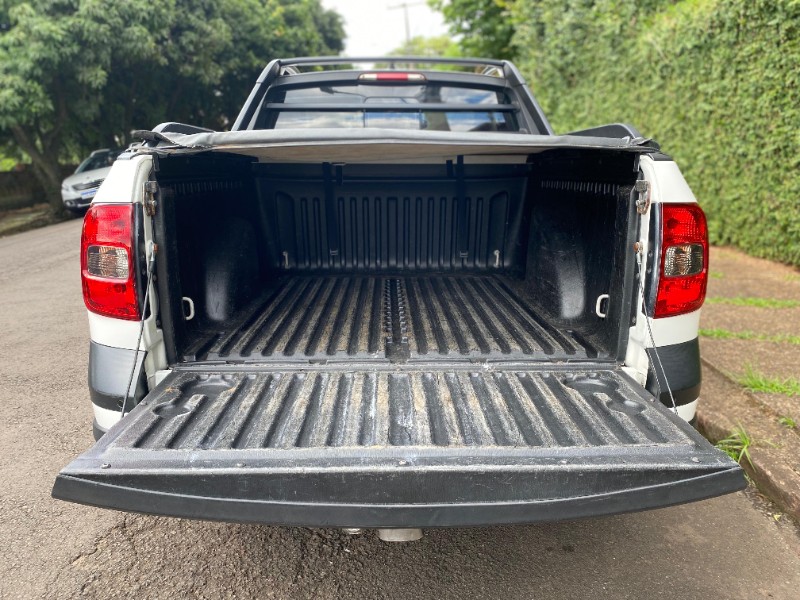 VOLKSWAGEN SAVEIRO CE CROSS 1.6 2014/2015 ESTAÇÃO DO CARRO ESTRELA / Carros no Vale