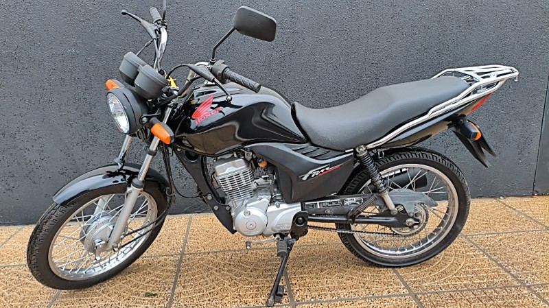 HONDA MOTOS FAN 125 KS 2013/2013 ADRIANO VEÍCULOS CRUZEIRO DO SUL / Carros no Vale