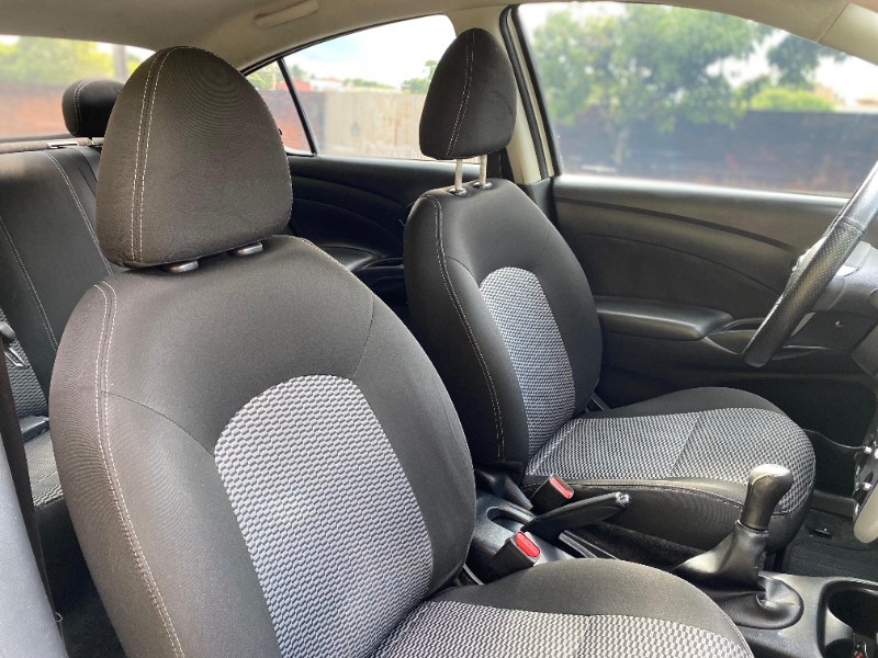 NISSAN VERSA SV 1.6 2019/2020 ESTAÇÃO DO CARRO ESTRELA / Carros no Vale