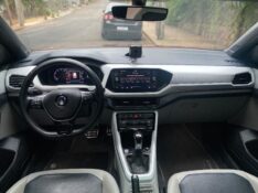 VOLKSWAGEN T-CROSS HIGHLINE 1.4 250TSI 2019/2020 ESTAÇÃO DO CARRO ESTRELA / Carros no Vale
