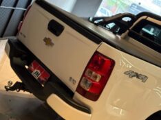 CHEVROLET S10 2.8 16V TURBO DIESEL LS CD 4X4 MANUAL 2016/2017 JM AUTOMÓVEIS VENÂNCIO AIRES / Carros no Vale