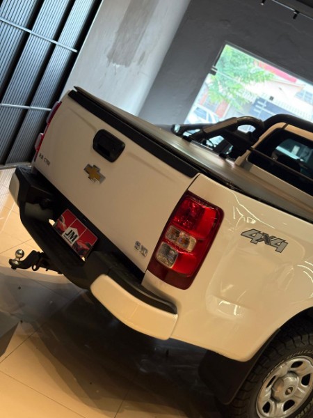 CHEVROLET S10 2.8 16V TURBO DIESEL LS CD 4X4 MANUAL 2016/2017 JM AUTOMÓVEIS VENÂNCIO AIRES / Carros no Vale