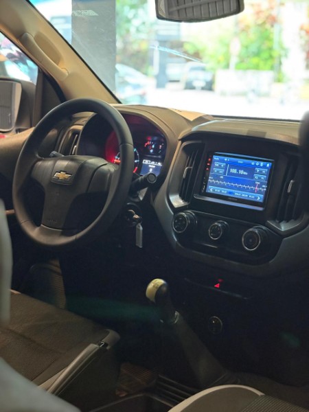 CHEVROLET S10 2.8 16V TURBO DIESEL LS CD 4X4 MANUAL 2016/2017 JM AUTOMÓVEIS VENÂNCIO AIRES / Carros no Vale