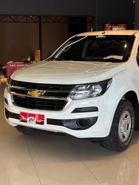 CHEVROLET S10 2.8 16V TURBO DIESEL LS CD 4X4 MANUAL 2016/2017 JM AUTOMÓVEIS VENÂNCIO AIRES / Carros no Vale