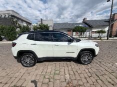 JEEP COMPASS 2.0 16V DIESEL LIMITED 4X4 AUTOMÁTICO 2024/2024 ELY AUTOMÓVEIS LAJEADO / Carros no Vale