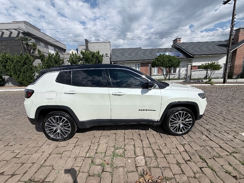 JEEP COMPASS 2.0 16V DIESEL LIMITED 4X4 AUTOMÁTICO 2024/2024 ELY AUTOMÓVEIS LAJEADO / Carros no Vale