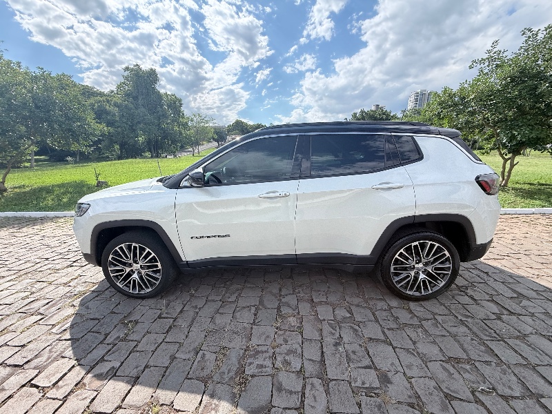 JEEP COMPASS 2.0 16V DIESEL LIMITED 4X4 AUTOMÁTICO 2024/2024 ELY AUTOMÓVEIS LAJEADO / Carros no Vale