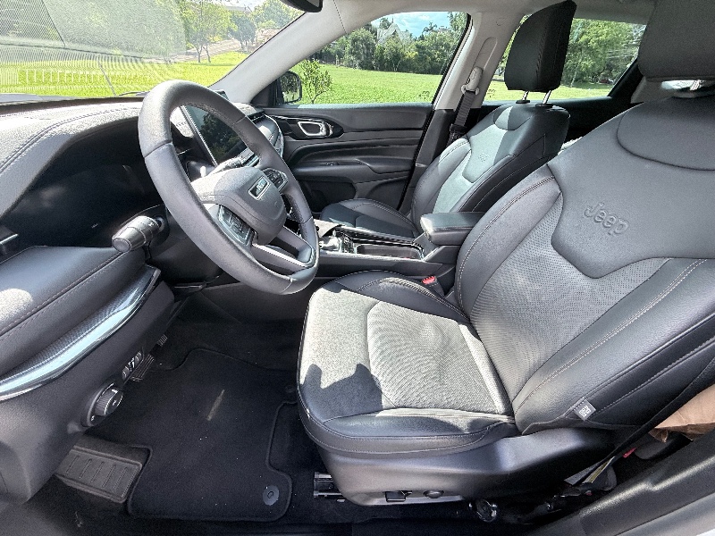 JEEP COMPASS 2.0 16V DIESEL LIMITED 4X4 AUTOMÁTICO 2024/2024 ELY AUTOMÓVEIS LAJEADO / Carros no Vale