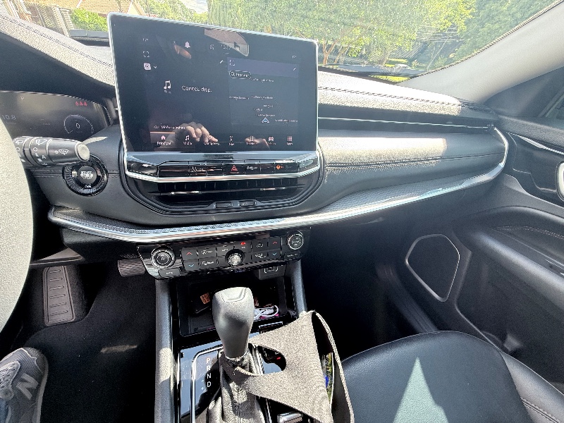 JEEP COMPASS 2.0 16V DIESEL LIMITED 4X4 AUTOMÁTICO 2024/2024 ELY AUTOMÓVEIS LAJEADO / Carros no Vale