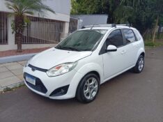 FORD FIESTA 1.6 FLEX 2012/2013 ALTERNATIVA VEÍCULOS LAJEADO / Carros no Vale