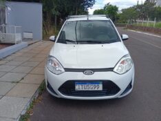 FORD FIESTA 1.6 FLEX 2012/2013 ALTERNATIVA VEÍCULOS LAJEADO / Carros no Vale