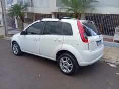 FORD FIESTA 1.6 FLEX 2012/2013 ALTERNATIVA VEÍCULOS LAJEADO / Carros no Vale