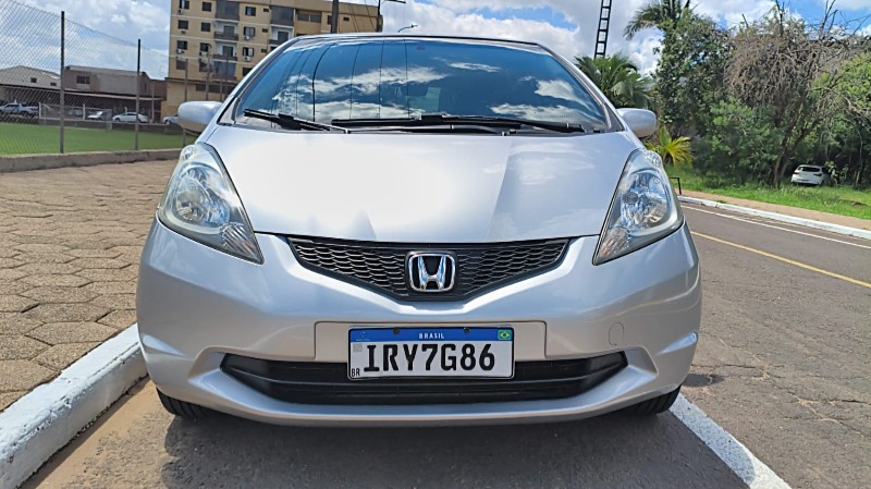 HONDA FIT 1.4 LXL 16V FLEX 4P AUT 2011/2011 ADRIANO VEÍCULOS CRUZEIRO DO SUL / Carros no Vale
