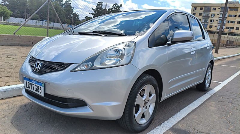 HONDA FIT 1.4 LXL 16V FLEX 4P AUT 2011/2011 ADRIANO VEÍCULOS CRUZEIRO DO SUL / Carros no Vale