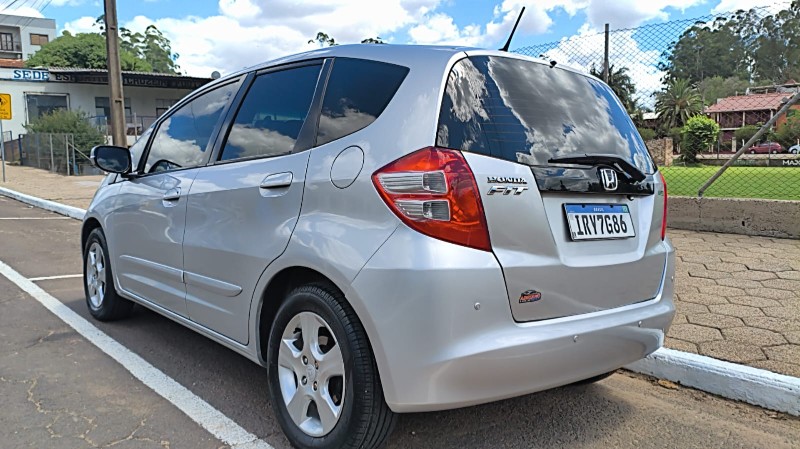 HONDA FIT 1.4 LXL 16V FLEX 4P AUT 2011/2011 ADRIANO VEÍCULOS CRUZEIRO DO SUL / Carros no Vale