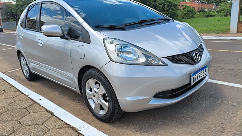 HONDA FIT 1.4 LXL 16V FLEX 4P AUT 2011/2011 ADRIANO VEÍCULOS CRUZEIRO DO SUL / Carros no Vale