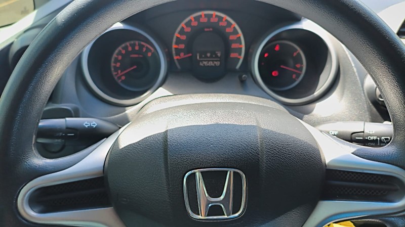 HONDA FIT 1.4 LXL 16V FLEX 4P AUT 2011/2011 ADRIANO VEÍCULOS CRUZEIRO DO SUL / Carros no Vale